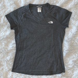 THE NORTH FACE WOMENS TSHIRT